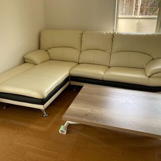 白の本革ソファー　L字型