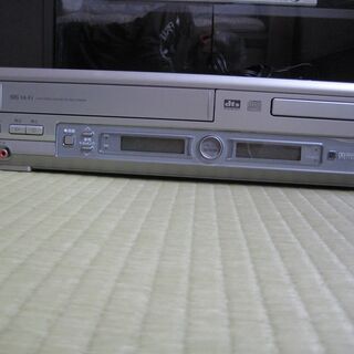 【再々値下】VHS/DVD一体型レコーダー　ＳＨＡＲＰ　DV-N...