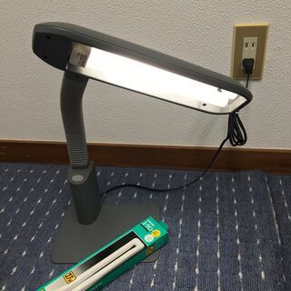 デスクスタンド（電気スタンド）替え電灯付き