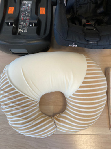 Joie/juva/i-Base ISOFIXチャイルドシート/ジョイー/授乳クッション