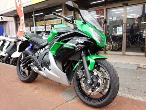 NO.3808　Ｎｉｎｊａ４００（ニンジャ）　水冷４サイクル２気筒エンジン　フューエルインジェクション　メタリックグリーン＆ブラック　☆彡