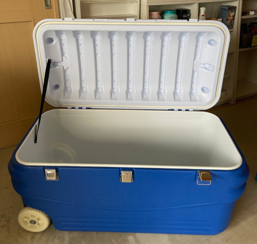 「値下げしました」　大容量クーラーボックス　150L