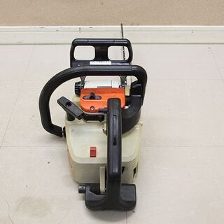 スチール　STIHL　011AVT　チェーンソー(D4040anxY) スチール STIHL 011AVT チェーンソー(D4040anxY)