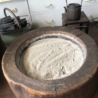 大型木製火鉢 灰付き