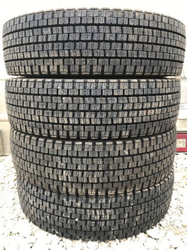 車のパーツ トラックスタッドレス☆7.50R16LT☆14PR