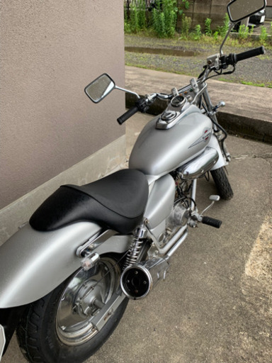 HONDA マグナ50