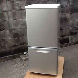 パナソニックの138L冷凍冷蔵庫 NR-B145W 2013年製...