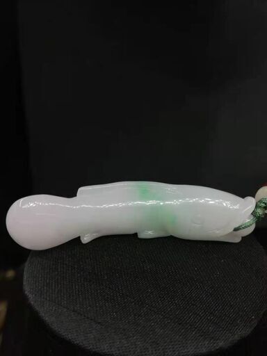 半額セール ミャンマー産 天然本翡翠 ペンダント ネックレス 白と陽緑