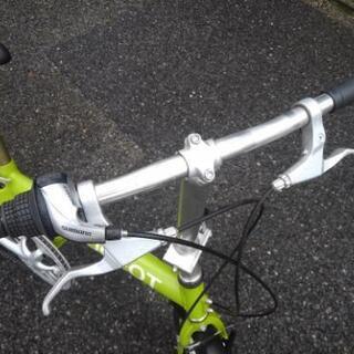 中古自転車１５１５　プジョー　コリブリ　１６インチ　７段ギア　アルミフレーム　ワイヤー錠　ライトは付属していません　ハンドルのみ折り畳みます