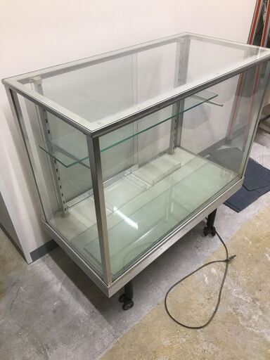 ガラスショーケース