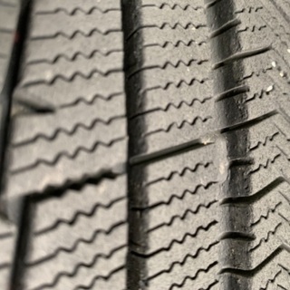 VWシャラン　17インチ　スタッドレスタイヤ　ホイルセット