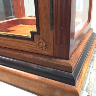 ロイズアンティークス 飾り棚 アンティーク家具 コレクション ガラス製 無垢材 キャビネット