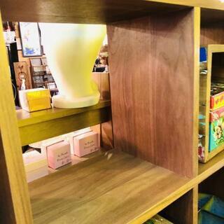 【売約済み】　人気商品　無印良品　MUJI　無印　スタッキングシェルフセット・３段×２列・ウォールナット材 幅８２×奥行２８．５×高さ１２１ｃｍ　オープンシェルフ　2×3 2段3列　オープンラック　棚　収納　衣類収納　本棚　タモ材　脚付き　足付き　検　キャビネット　オーク材　飾り棚　北欧　木製　本棚　壁面収納　サイドボード　カウンター　ブックシェルフ　ブックケース　テレビ台　テレビボード　ウォルナット　ウォールナット