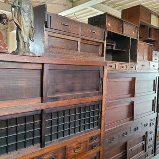 骨董アンティーク箪笥たくさんあります！