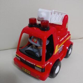 おもちゃ　消防車