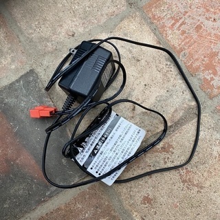トイザらス　AVIGO ジャガー　電動乗用玩具　ミニカー