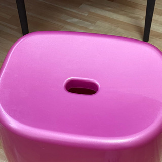 ピンクの風呂椅子(無料)