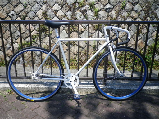 通勤通学に　おしゃれな自転車をお探しの方！変速機付きのピストバイクという選択♪