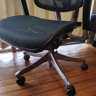 オフィス用家具 (5/28まで) オフィスチェア エルゴヒューマン 【那覇市】