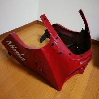 Kawasaki GPZ900R Ninja アッパーカウル(カウルフレーム付き) 一部割れあり