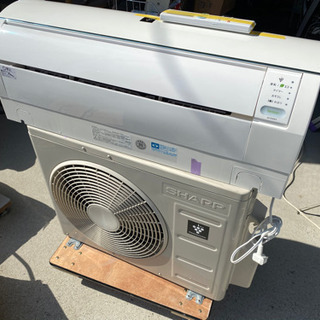お薦め品‼️ シャープ プラズマクラスター搭載‼️フィルター自動おそうじ‼️ルームエアコン6畳用 2.2kW 2014年 - 売ります・あげます