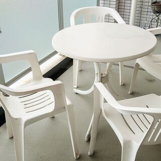 ガーデンテーブル5点セット（Used）（丸テーブル＋椅子４脚）