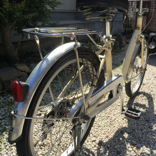 251.ブリヂストンCALISIA22インチ