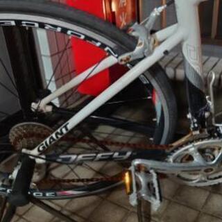 GIANTのロードバイク＋空気入れ・ライト等