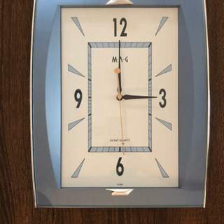 シンプルな壁掛け時計