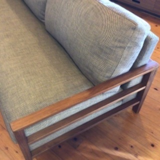 カリモク家具の高級ソファ　土曜日、日曜日お値引きアリ