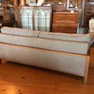 カリモク家具の高級ソファ　土曜日、日曜日お値引きアリ