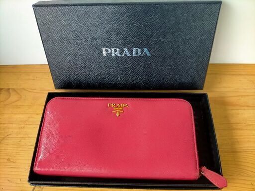プラダ　　PRADA　財布プラダ（箱付き）　ピンク