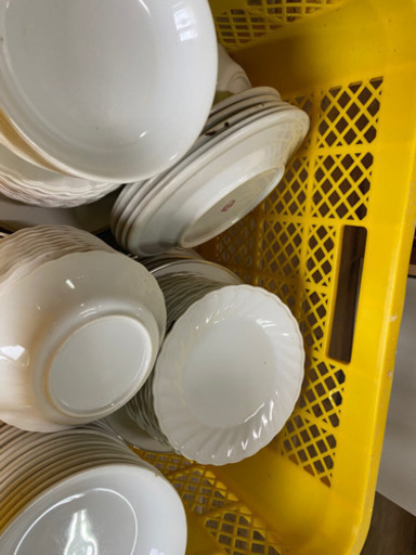 いらなくなりました、食器を無料ます お皿 無料 あげます 大量 開業 中古の食器を寄付していただけません