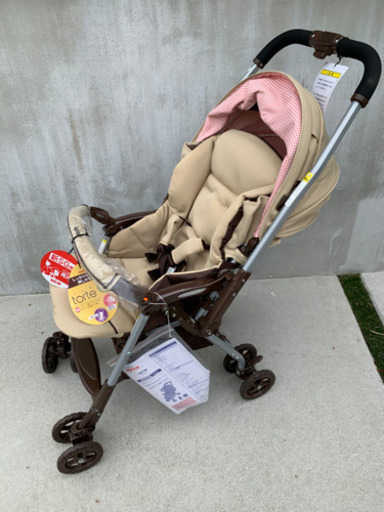 ベビーカーアップリカトルテ新品