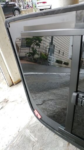 ハイエース200系3型前期に使用していた「小窓付き」左右スライド