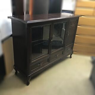 お値下げ！【自社配送は札幌市内限定】猫脚キャビネット 幅136×奥行