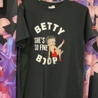 ベティ Tシャツ