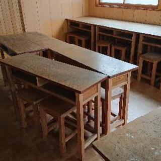 完売のため終了いたします。塾で使用した机と椅子(無料)0円