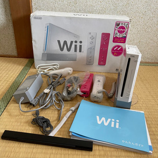 【ネット決済・配送可】Wii リモコン２つ付き　動作確認⭕️ 美品