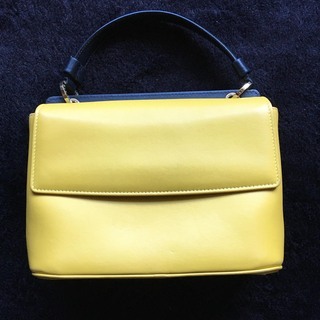 ブルガリ BVLGARI ハンドバッグ希少美品ブルガリ とっても素敵なビビットイエロー レザー ブルガリ BVLGARI ハンドバッグ希少美品ブルガリ とっても素敵な