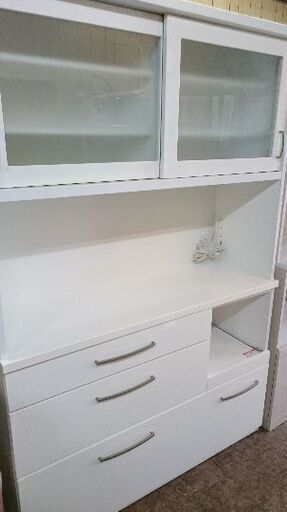 只今、商談中です。！！ニトリ（NITORI)　キッチンレンジボード　食器棚 ホワイト　美品