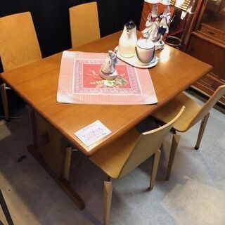 ⭐︎中古激安! 家具 ダイニングセット テーブルと椅子4脚の ⭐︎中古激安! 家具 ダイニングセット テーブルと椅子4脚の