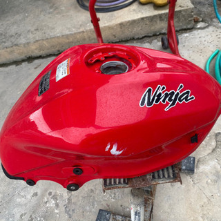 Ninja250slタンク、スイングアーム、ハーネス、リアホイル