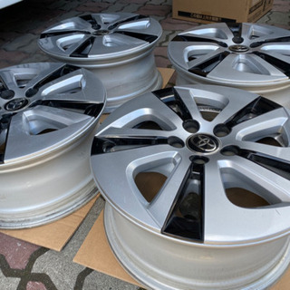 プリウス純正ホイール　１５×６５　５Ｈ１００　40