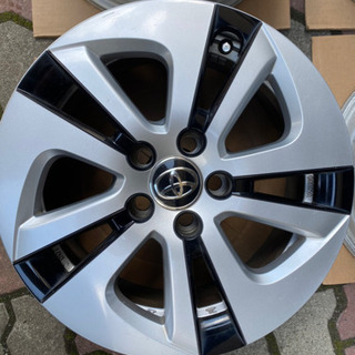 プリウス純正ホイール　１５×６５　５Ｈ１００　40