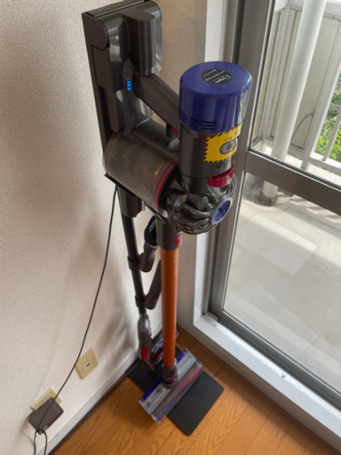 dyson v8 flurry 中古　スタンド付き