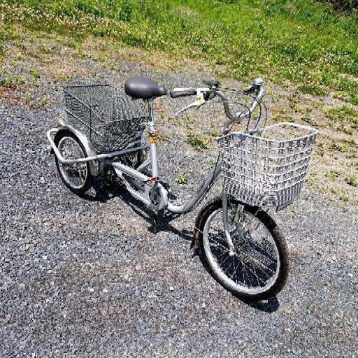 買い物用三輪自転車。三段変速、スイング機能付き。