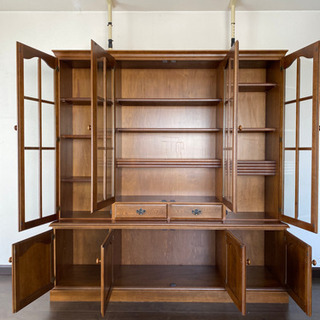 カリモク社製 食器棚 飾り棚 本棚 無垢材 【お引き取り予定決定済み】