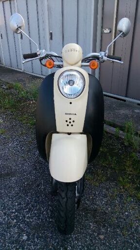 優れたエンジン。 ホンダ。 （スクーピー）。( Scoopy). バッテリーは新品です。 フロントタイヤは新品です。 フロントブレーキパッドは新品です。 バックブレーキパッドは新品です。 エンジンオイルは新品です。 シートカバーは新品です。