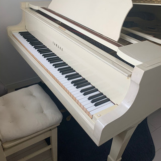 YAMAHA グランドピアノ（ホワイト）
